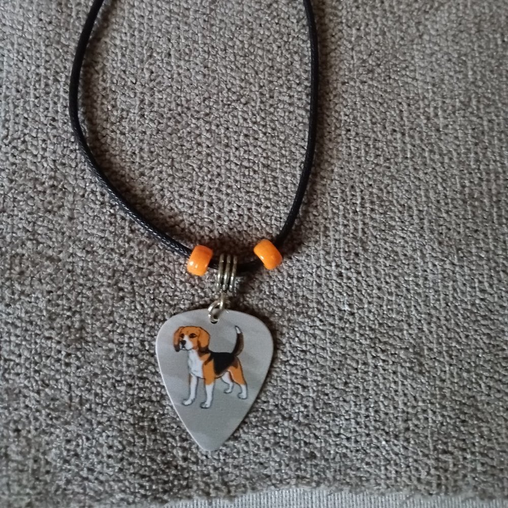 BEAGLE DOG BREED GUITAR PICK NECKLACE - EARRINGS SET